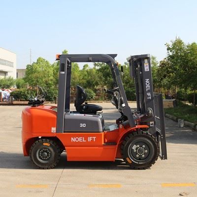 Propane Gas Powered Forklift With Nissan Engine